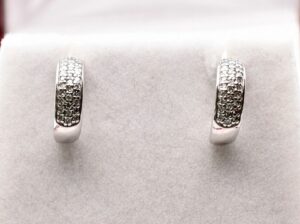 Diamond-Earrings.