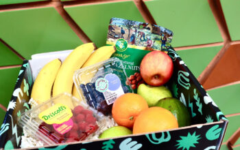 Organic-fruits-gift-box