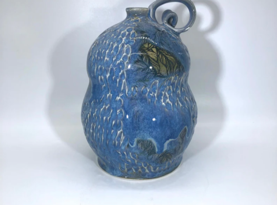 Curvy-jug