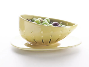 Colander-fruit-bowl