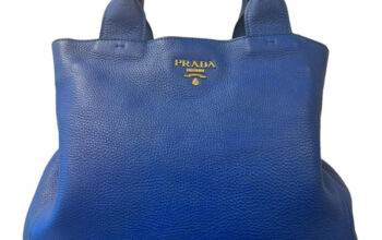 Prada vitalo daino leather shopping toye, Cobalt blue bag.