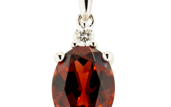 Garnet pendant in 14k white gold diamond accent