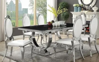 Amtoine dining table