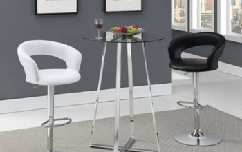 Contemporary round table -2 bar stools