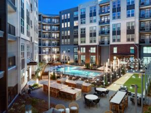 Poolside dinning and grilling area