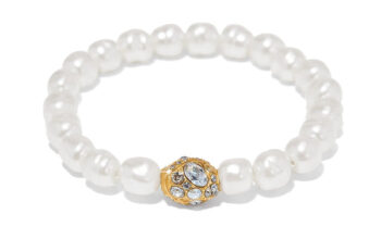 Trust your journey pearl bracelet.